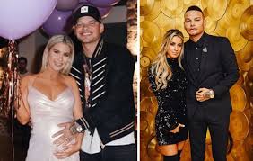 Country Music Star Kane Brown S Baby Name Revealed Pictures Kane Brown Country Music Stars Music Star