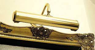 This wide and elegant picture light is also available in a satin silver, polished chrome or antique brass. Picture Light 221mm Polished Brass