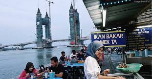Kuala terengganu's sultan mahmud airport (tgg) has around half a dozen flights per day to kuala lumpur (1 hour) on malaysia airlines and airasia. This Bridge In Terengganu Saves Drivers 15 Minutes Guess How Much It Costs