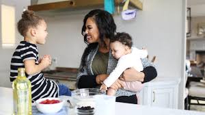 Curry is expected to play in tuesday's game against the bucks, anthony slater of the athletic reports. Ayesha Curry Shuts Down Mom Shamer For Talking About Kid S Hair