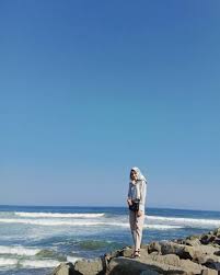 Jika kamu ingin menikmati keganasan laut tanpa khawatir terkena dampaknya, maka tempat wisata pantai karang bolong wajib dijadikan pilihan. Review Lokasi Dan Tiket Masuk Pantai Suwuk Kebumen Pariwisataku