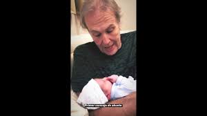 Mi caso ha sido un caso del que nunca se quiso hablar y cada vez que él se expresa como lo hizo recientemente, yo vuelvo a revivir mi propia historia. Gonzalo Bonadeo Mostro A Su Nieto Recien Nacido Y El Primer Consejo Que Le Dio Pronto