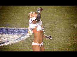 Lfl uncensored / lfl uncensored : Lfl Chicago Bliss Safety Alli Alberts Named Game Mvp Chugs Beer At 50 Yard Line Video The Daily Caller