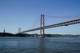 Assisti á sua contrução de raiz e o povo sempre lhe chamou ponte sobre o tejo. Ponte 25 De Abril Um Sonho Que Demorou 90 Anos A Realizar