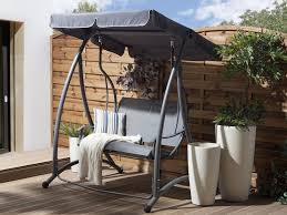 hustawka ogrodowa z daszkiem szara idealna na taras patio czy do ogrodu beliani hustawka ogrod garden garden swing patio wooden garden swing