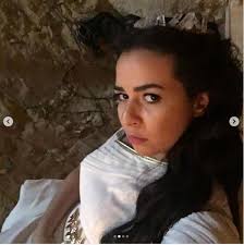 نشرت إيمي صورة من أمام قبر والدها عبر خاصية الستوري على موقع التواصل الاجتماعي أنستجرام. Ù‡Ù† Ø¥ÙŠÙ…ÙŠ Ø³Ù…ÙŠØ± ØºØ§Ù†Ù… ÙÙŠ Ø£Ø­Ø¯Ø« Ø¸Ù‡ÙˆØ± Ø¨Ø§Ù„Ù…Ø´Ø§Ø¨Ùƒ ÙˆØ§Ù„Ø¨ÙŠØ¬Ø§Ù…Ø© ÙˆÙ…ØªØ§Ø¨Ø¹ÙˆÙ† Ø£Ø®Ù Ø¯Ù…