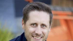 Opendoor looks 'impressive' compared to Zillow, real estate analyst says