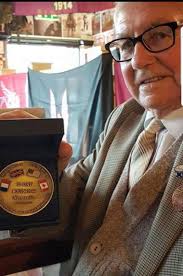 Shaun Lavender (@shlav65)