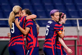 Les joueuses de l'équipe australienne de softball sont arrivées mardi . Ahzfxseeviexkm