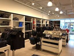As california's largest outdoor outlet center, san francisco premium outlets features over 180 outlet stores from the world's finest designer and name brands offering savings of 25% to 65% every day, including: Tumi Outlet Store San Francisco Premium Outlets 2796 Livermore Outlets Dr Livermore Ca 94551 Usa