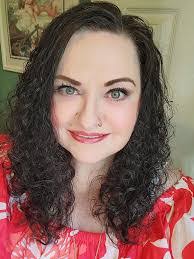 Lori Linehan's Instagram, Twitter & Facebook