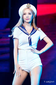 Hey guys, today in #atozchallenge you are going to meet qri coz she is the only idol i knew whose n. 140 Qri Ideas Damska Moda Jmena Moda