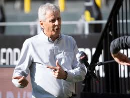 Dennoch galt der trainer bislang als lucien favre gab nach dem spiel einen einblick, wie es mit dem talent beim bvb weitergeht. Lucien Favre Bvb Zukunftsplane Verplappert Dortmund Coach Verrat Wohl Mehr Als Er Wollte Fussball