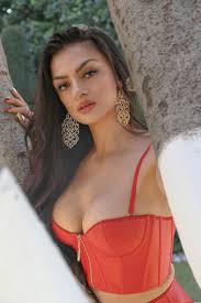 Latoya Devi on X: Photo from a few years ago 💋 t.codbXNoU5Kfy   X