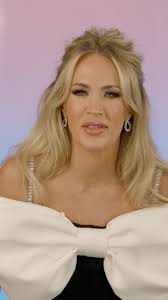 French fries for Carrie Underwood. 🍟 #americanidol #IdolToIcon