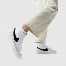 We did not find results for: Womens White Black Nike Blazer Mid 77 Trainers Schuh