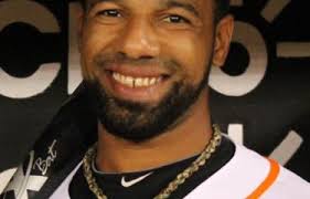 Alexi Casilla comanda bateo en semifinal béisbol dominicano