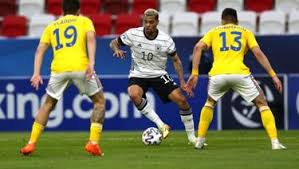 „îi plac țigările și petrecerile, dar e unul dintre cele mai mari talente. Nrhvlkdf22aimm