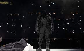 See kanye west & kim kardashian recreate wedding at donda event. Mokgtqxuo2ev6m