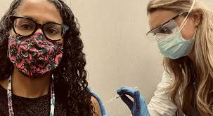 Sono mamma di un bambino di 9 anni ed ho deciso di non vaccinarlo nonostante l'obbligo imposto dal nuovo decreto perché penso che alla salute dei propri figli debbano. Covid La Storia Di Eugenia Sono Un Medico Nero Che Non Si Fidava Del Vaccino Ecco Cosa Mi Ha Fatto Cambiare Idea
