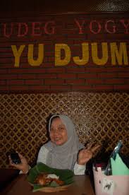Gudeg yusu / bisnis sukses tki ke negri jiran ~ usaha sukses : Gudeg Yusu Gudheg Yu Djum Wonosari Gunung Kidul Look At Me Djuwariah Lahir Dari Keluarga Yang Juga Menggeluti Bisnis Gudeg Sejak Lama