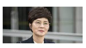 Aussi appelée ok hwa) est une elle dit tout d'abord qu'elle s'appelait pai chui hui, qu'elle était orpheline, du nord de la chine, et qu'elle voyageait avec. North Korean Ex Spy Kim Hyon Hui Casts Doubt On Kim Jong Un S Olympic Motives Youtube