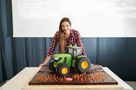 Heute verteilen wir die geschenke. John Deere Traktor Torte Sallys Blog