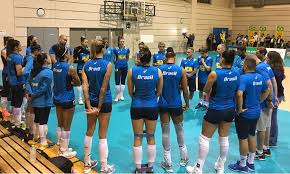 O triunfo por 3 a 0 sobre a coreia do sul por 3 sets a 0, parciais de 25/18, 25/23 e 25/18, em rimini, na itália, carimbou o passaporte para a semifinal da competição. Selecao Brasileira Feminina De Volei Faz O Primeiro Treino No Japao