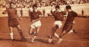 Trabajadores bolivianos pueden faltar el trabajo para ver el partido. Partidos De La Roja 22 09 1957 Chile Bolivia 2 1