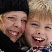 Lisa Bethards's Instagram, Twitter & Facebook