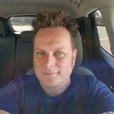 Dexter Weeks (@dexter_art)