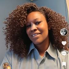 What color pillows go well with a gray leather couch?