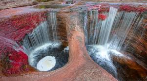Bagi kamu yang ingin menjadikan gambar pemandangan di atas menjadi sketsa pensil bisa mengambil sebuah foto untuk kemudian dijadikan sebagai referensi. Cano Cristales Sungai Terindah Di Dunia Dengan Air Terjun Pelangi