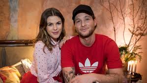 Friderikusz sándor soha nem volt és lesz szerelmes. Velvet Gumicukor Istenes Benceekkel Es Nagy Ervinekkel Kezdodik Majd Friderikusz Musora Az Rtl En