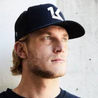 Mai) wurde auf eineer yacht vor mykonos mit fußballer loris karius gesehen. Karius Hashtag On Twitter