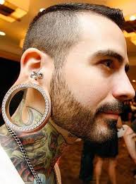 Parcourez notre large panel de piercing langue homme, spécialement conçus pour vous, les hommes. Large Ear Stretching Piercing Homme Percing Piercing