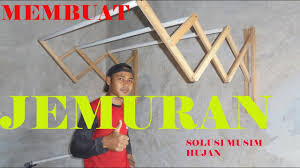 Cara membuat tempat jemuran handuk dari bambu selalu ada ide di kerajinan bambu,kali ini saya jemuranbaju #ongkek jika mau buat ukuran besar seperti saya ini ukurannya tinggi kaki #165cm 4biji cara membuat jemuran baju dari bambu alat linggis golok bahan : Jemuran Pakaian Dari Bambu Mp4 By Ratih Tv Program
