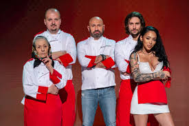 Chefi la cutite is a romanian cooking show, which was first broadcast on march 07 2016, by the antena 1 television channel. Chefi La Cutite Sezonul 7 Echipe
