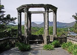 Garnish island (ilnacullin garinish or garnish) is located in the sheltered harbour of glengarriff in bantry bay, in southwest ireland. Garinish Island