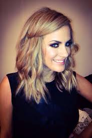 Caroline flack was born on november 9, 1979 in london, england as caroline louise flack. Caroline Flack Hairstyle Caroline Flack Hair Hair Styles Hair Icon