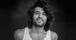 Vijay devarakonda impresses everyone with his speech. Here S Why The Arjun Reddy Actor Auctioned His Filmfare Award For Rs 25 Lakhs Asume Tech