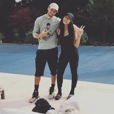 Stephen's wife ayesha curry and two daughters source: Cute Pictures Of Stephen Curry And His Wife Ayesha Popsugar Celebrity Ayesha And Steph Curry Stephen Curry Pictures Stephen Curry Family