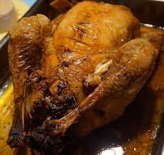 Voici Comment Cuisiner Un Bon Poulet Roti Traditionnel Et Les Differentes Techniques Possibles De Cuissons En 2020 Poulet Roti Poulet Roti Au Four Recette Poulet Roti