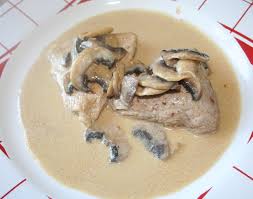 Escalope De Veau A La Normande Ingredients 1 Escalope De Veau 3 Roses Des Champs Ou Champignons De Paris 20 G De Beurre Aop Escalopes De Veau Escalope Veau
