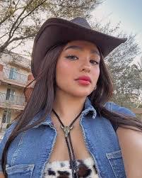 Hazel Barro's Instagram, Twitter & Facebook