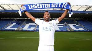 Po levem krilu je prodrl jamie vardy, v. Leicester City Sign Striker Kelechi Iheanacho