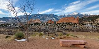 Head down from mesa road to newly renovated garden of the gods visitor and nature center. Year Round Hiking In The Garden Of The Gods Colorado Springs Short Day Hikes