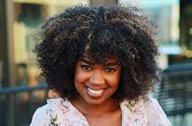 De la folie des années 70 au retour aux cheveux naturels afro, la coiffure à l'africaine se décline à l'infini. Tout Savoir Sur Les Cheveux Crepus Petit Guide Des Cheveux Afro Naturels