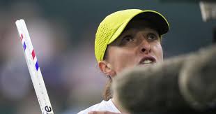 Swiatek discusses emotional state in social media post