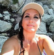 Pubblichiamo il video dei cigni realizzato stamane da Alberto Giordano  presso la riviera di Mortelle, un incontro di rara bellezza 😍